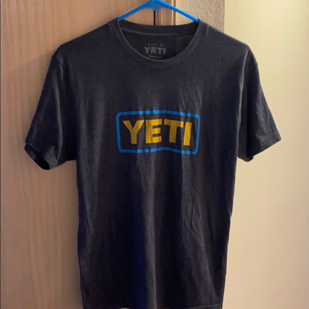 YETI small Tshirt